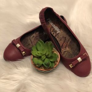 Comfort flats, extra plush sole.